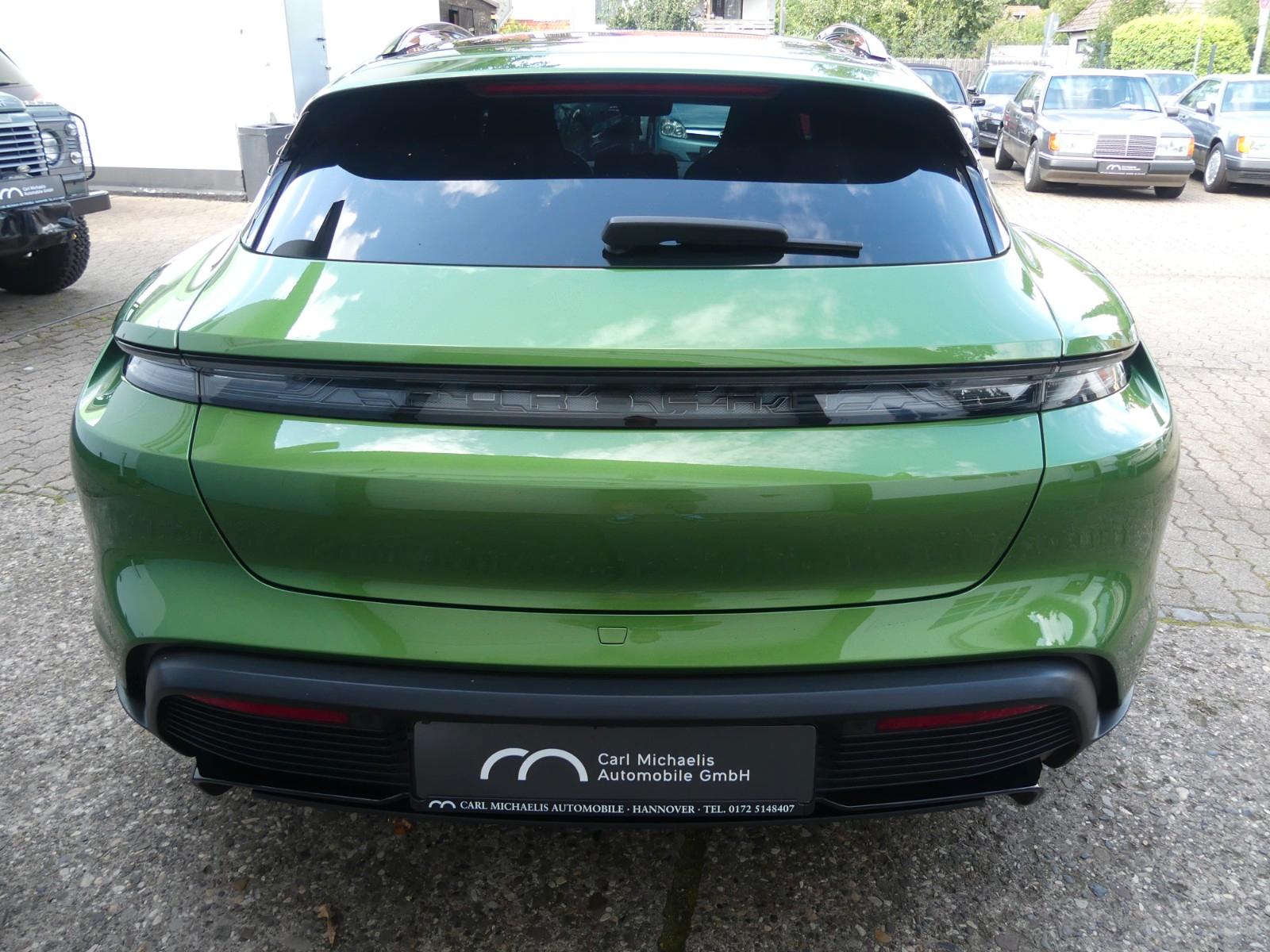 PORSCHE TAYCAN SPORT TURISMO GTS 598ch - 4X4 - TOIT PANORAMIQUE - SONORISATION BOSE - JANTES 21 POUCES - SIÈGES CHAUFFANTS