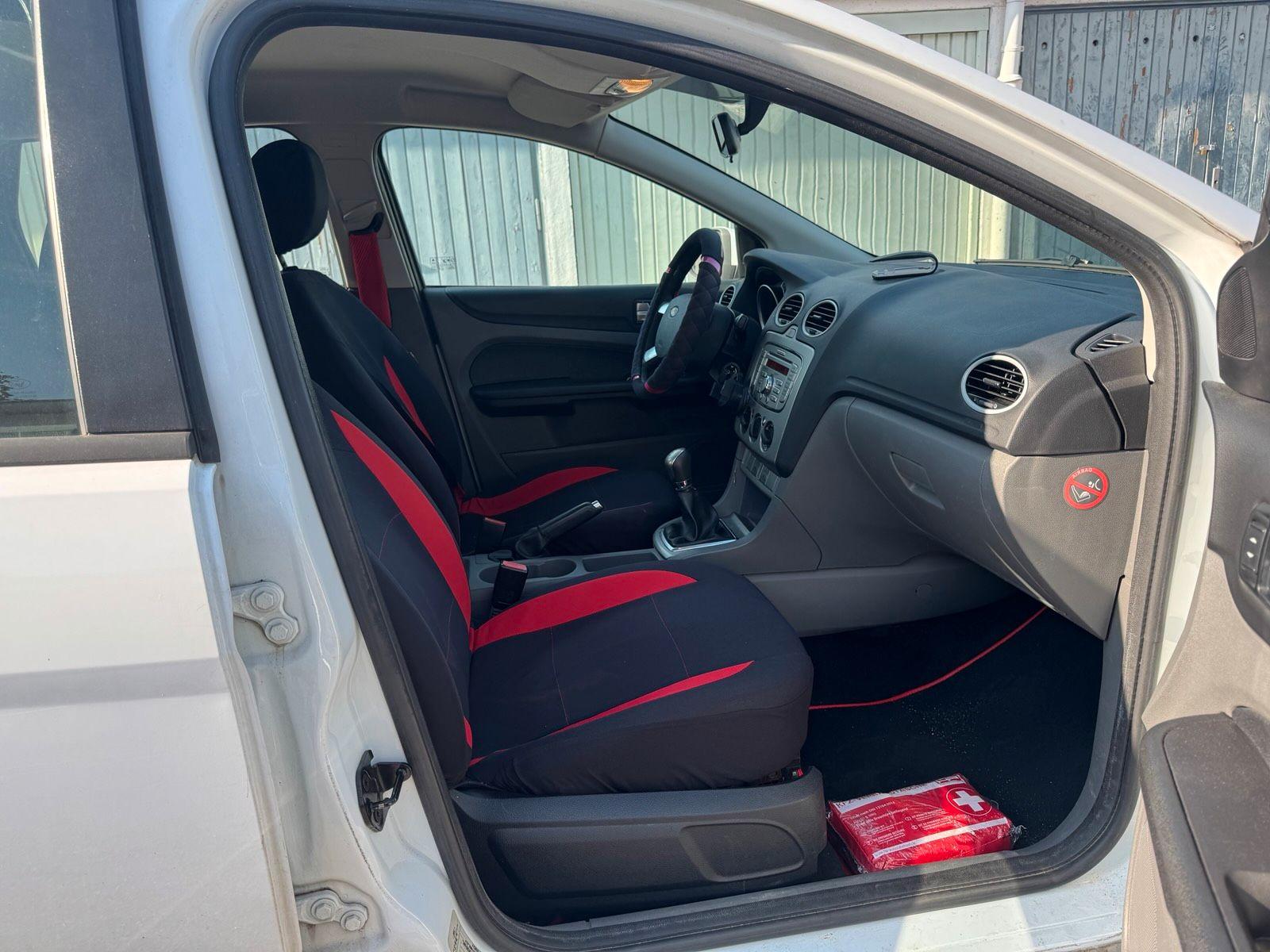 Ford Focus 2009 — photo 15