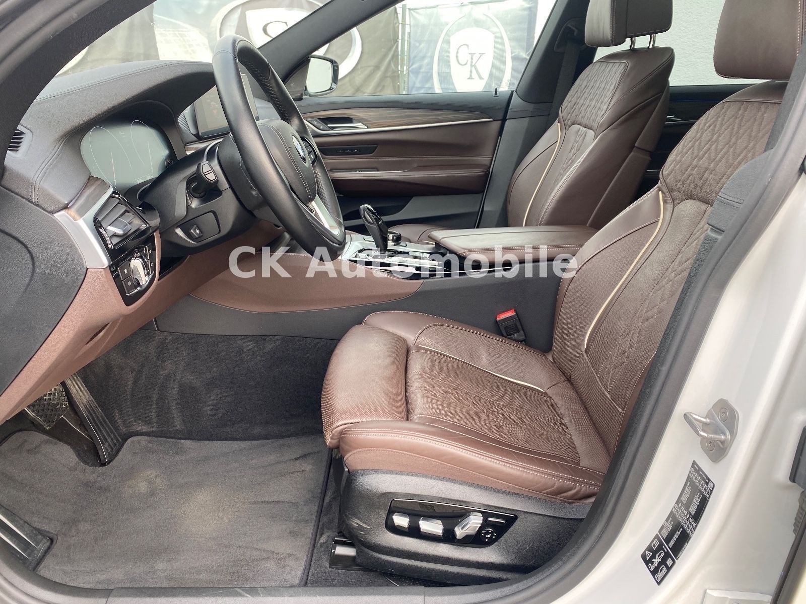 Fahrzeugabbildung BMW 640d GT xDrive Luxury Line/Navi/Head-Up/Pano/LED