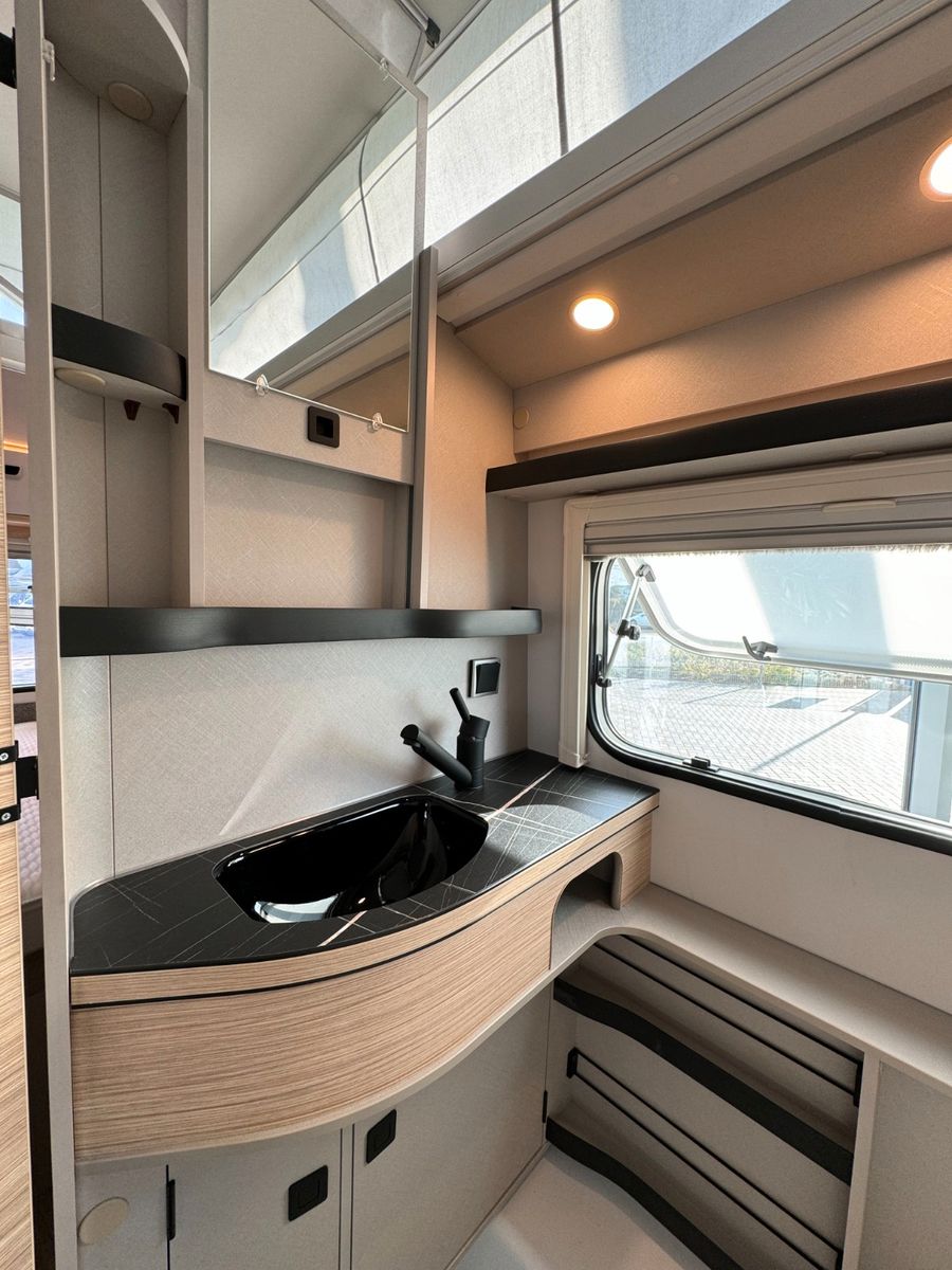 Fahrzeugabbildung HYMER / ERIBA / HYMERCAR Eriba Touring 530  - 9.619€ SPAREN