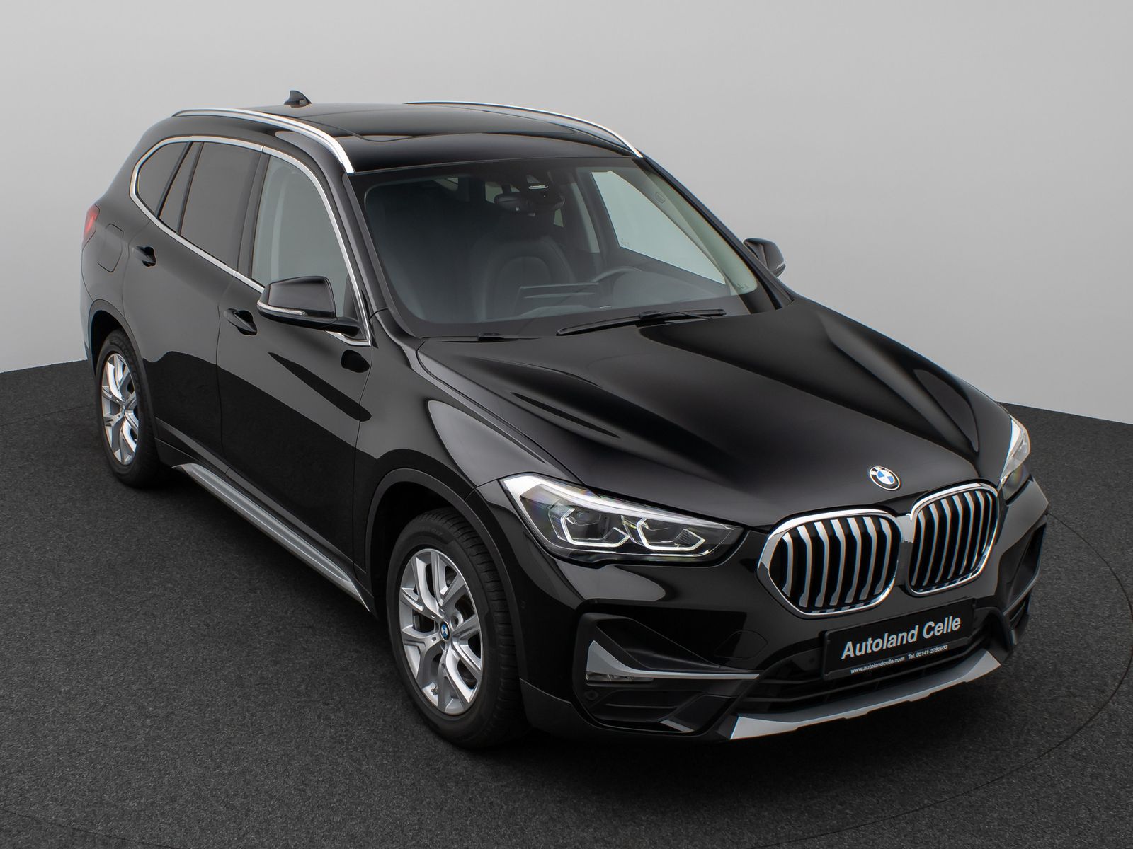 Fahrzeugabbildung BMW X1 xD25e xLine Panorama Kamera HUD DAB Komfort