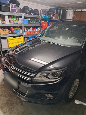 Volkswagen VW TIGUAN 1.4TSI Blue Motion R-Line AHK Pa...