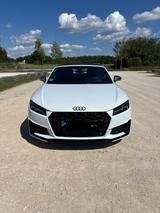 Audi TTS TFSI S tronic quattro Roadster -