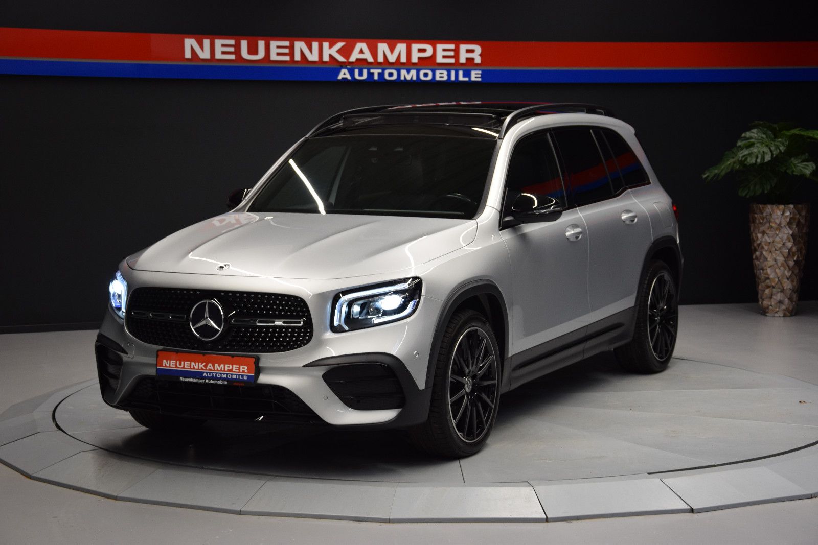 Mercedes-Benz GLB 220 d AMG Line Pano. Kamera LED AHK 20 Zoll imagem 3