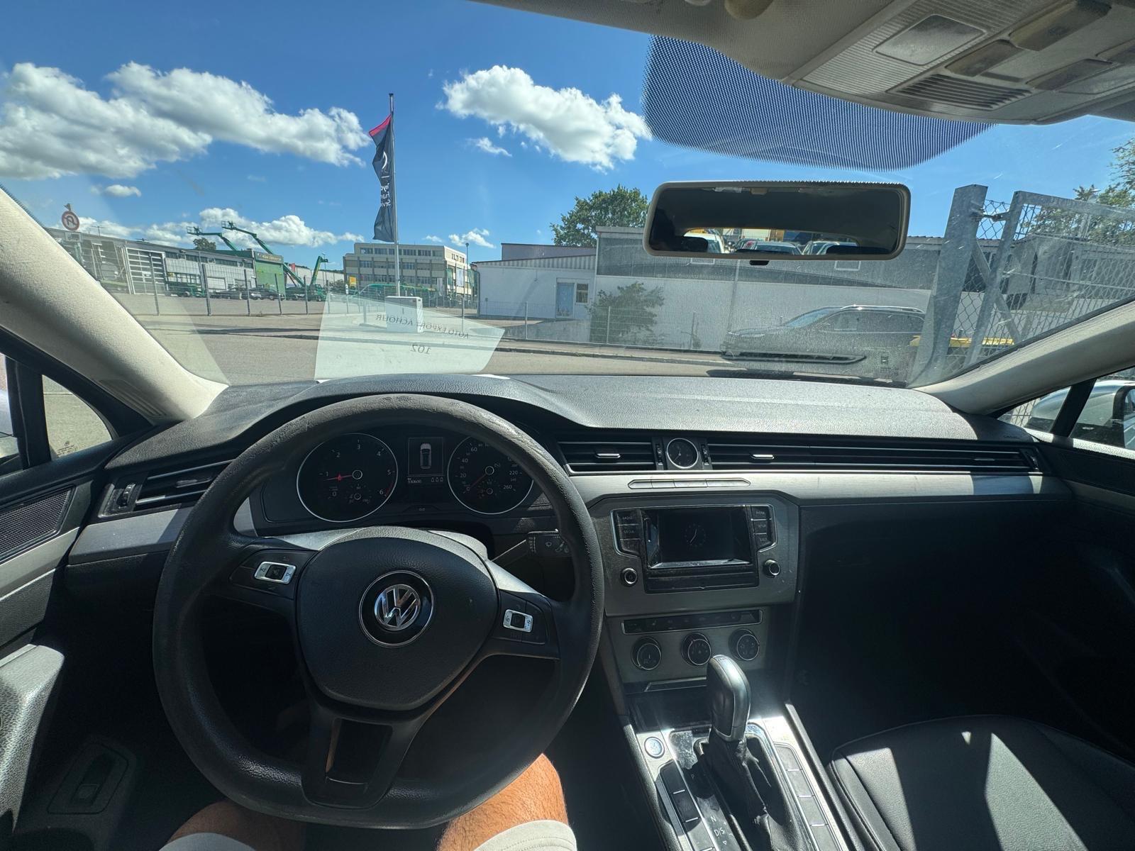 Volkswagen Passat 2015 — photo 15
