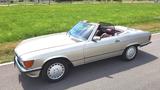 Mercedes-Benz SL 560 - Mercedes-Benz SL 560 mit Benzin-Antrieb