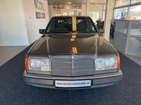 Mercedes-Benz E 300 Lim. aus 2. Hand