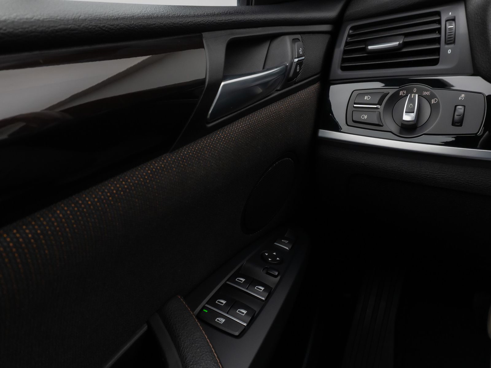Fahrzeugabbildung BMW X3 xD20d xLine Kamera HUD HiFi Lenkrhz Stndhzg