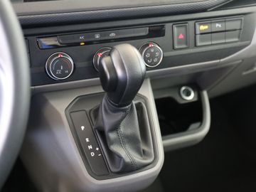 Volkswagen T6.1 Transporter DSG 9SITZER 2x KLIMA APP TEL