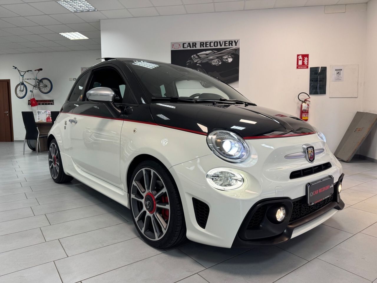 Abarth 595 1.4 Turbo T-Jet 165 CV Turismo imagem 2