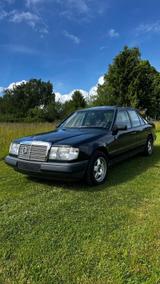 Mercedes-Benz E 260 - Mercedes-Benz E 260 mit Benzin-Antrieb: Limousine