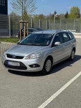 Ford Focus MK2 1.6 Kombi - TÜV NEU 04/28 -... - Ford Focus aus 2011: 2.0