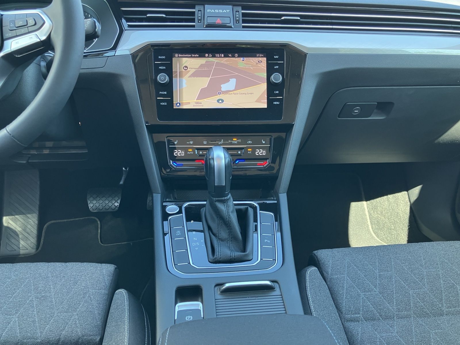 Fahrzeugabbildung Volkswagen Passat Variant TDI Business DSG LED Navi ACC RFK