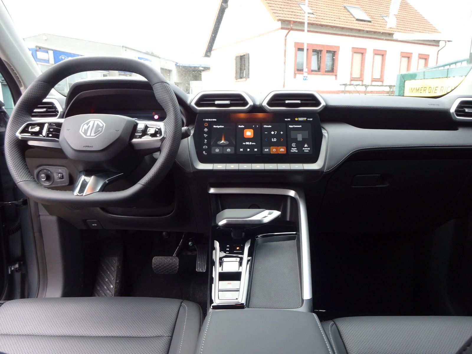 MG ZS