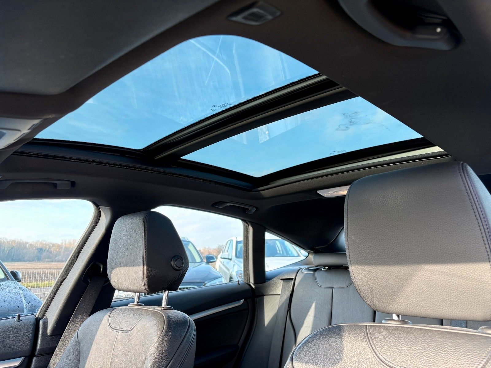 Fahrzeugabbildung BMW 320d xDrive GT M SPORTPAKET Navi Leder Xenon Pan