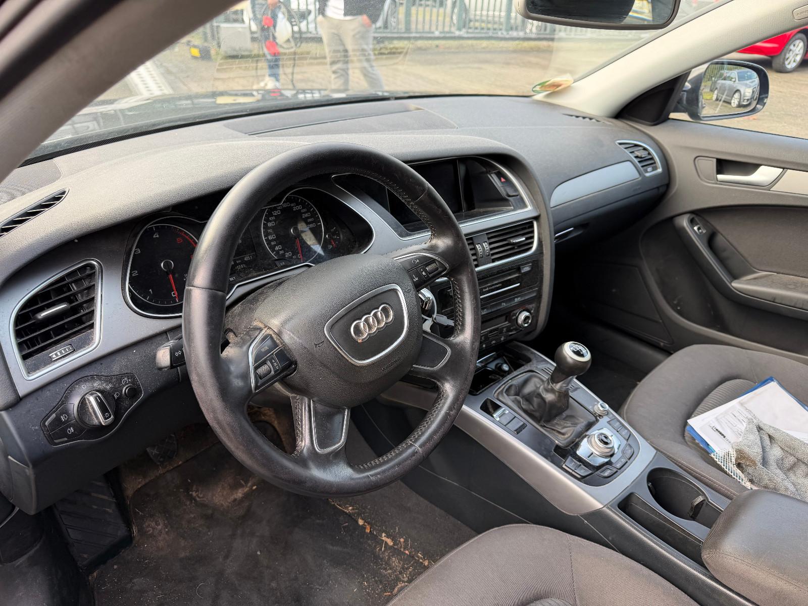 Audi A4 2014 — photo 10