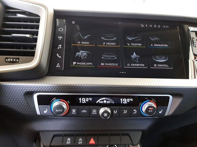 Fahrzeugabbildung Audi A1 Sportback 25TFSI advanced SHZ LED PDC 17"