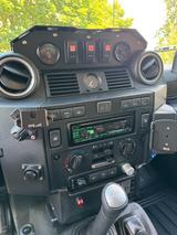 Land Rover Defender 90 TD4 2,2 HT - Land Rover Defender Unfallwagen