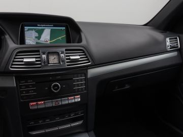 Fahrzeugabbildung Mercedes-Benz E 200 Cabrio LED Sitzhzg Navi PDC Tempomat Leder