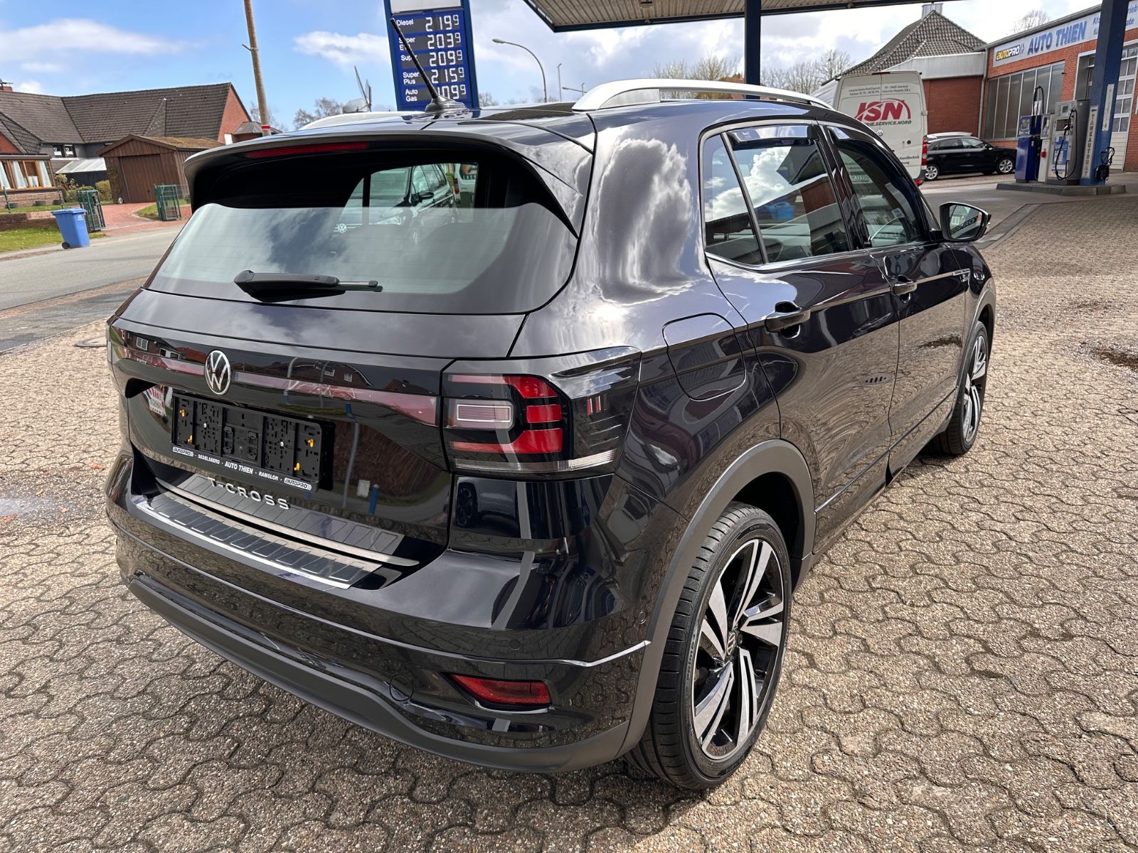 Fahrzeugabbildung Volkswagen T-Cross Style R Line 1.5 TSI DSG LED/Navi/ACC/AP