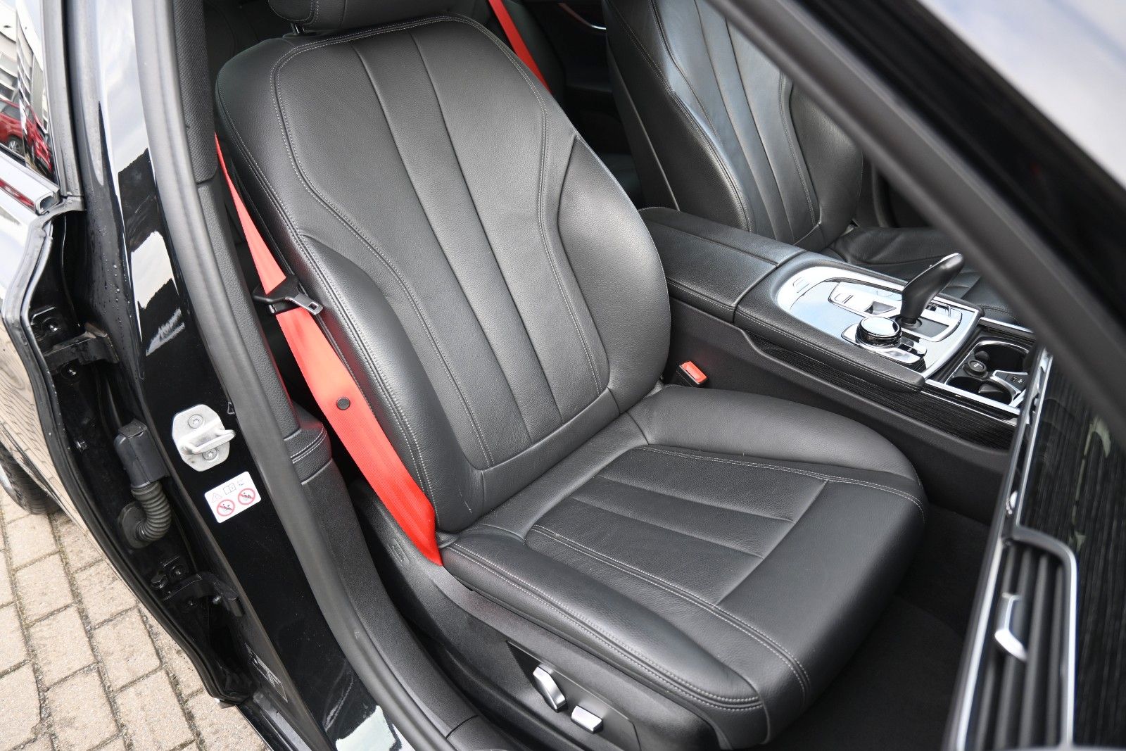 Fahrzeugabbildung BMW 740 d xDrive *STHZ*GD*Soft-C*Mietkauf o.Schufa