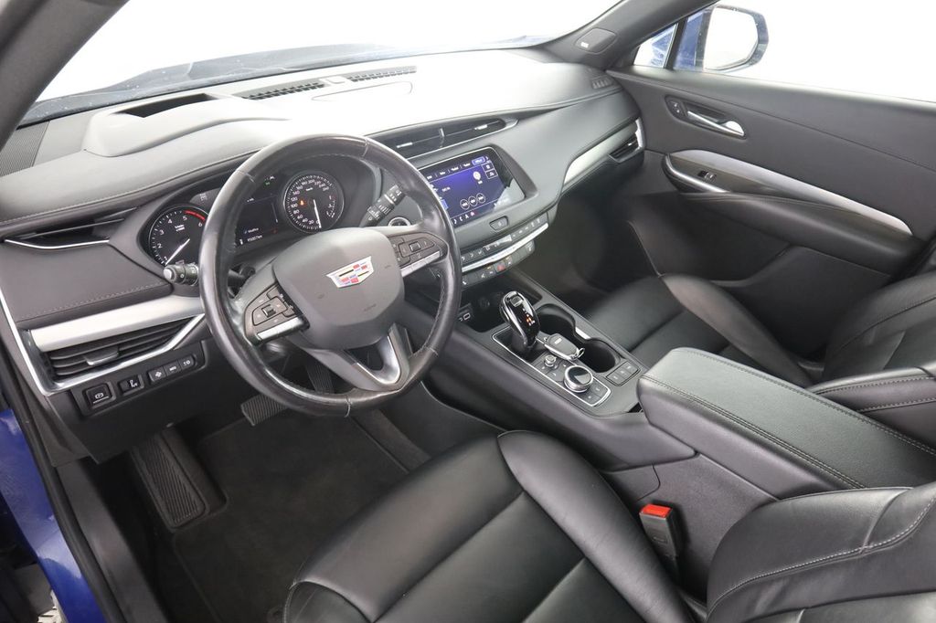 Image of Cadillac XT4