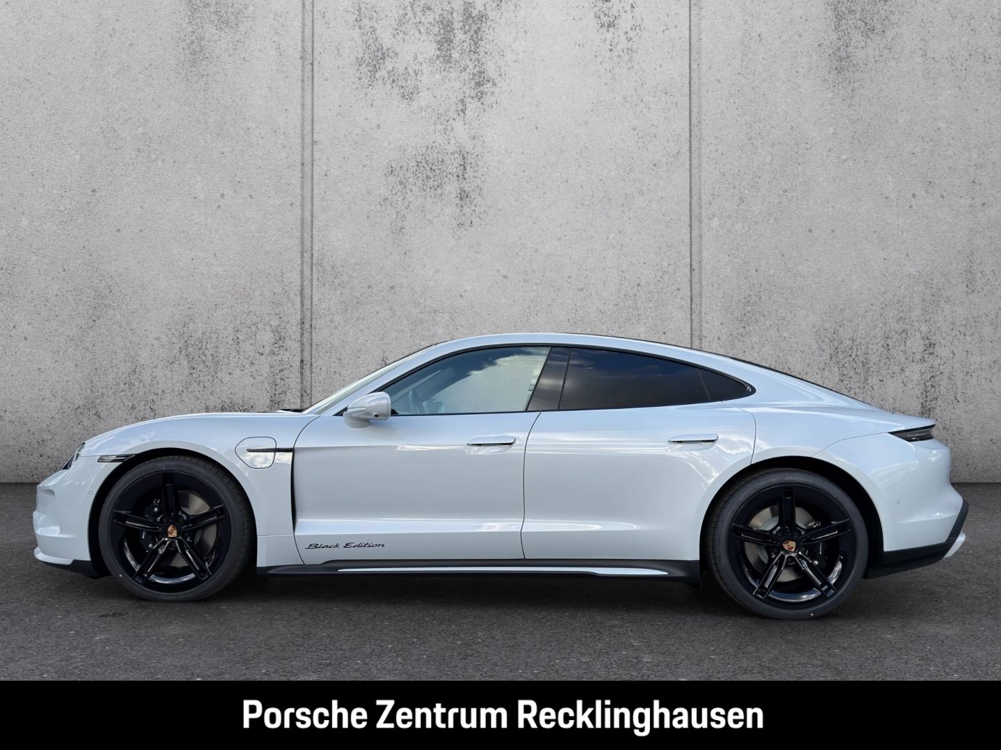Porsche Taycan Black Edition SportDesign Paket Luftfeder foto 2