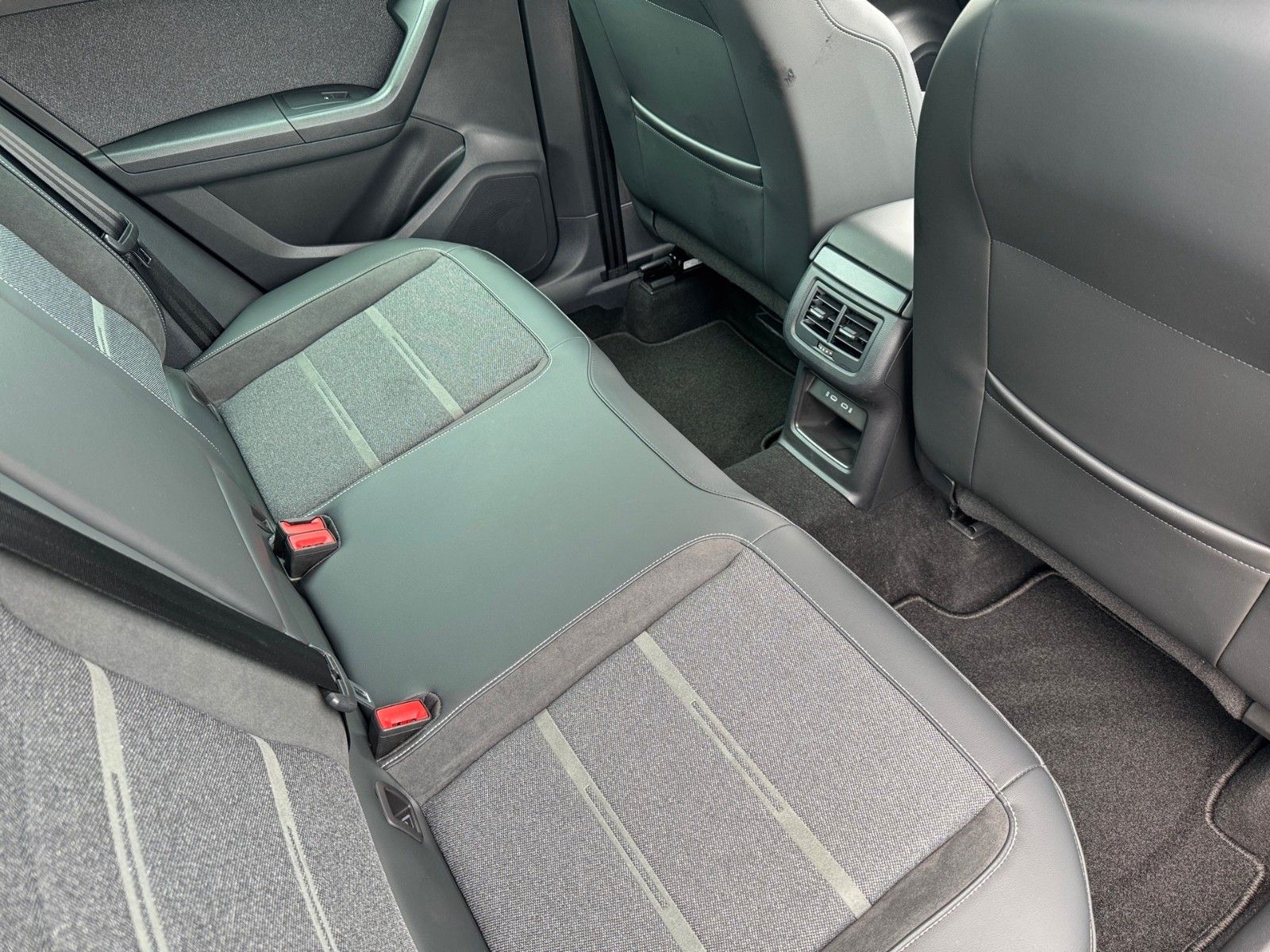 Fahrzeugabbildung SEAT Ateca Xperience 1.5 TSI