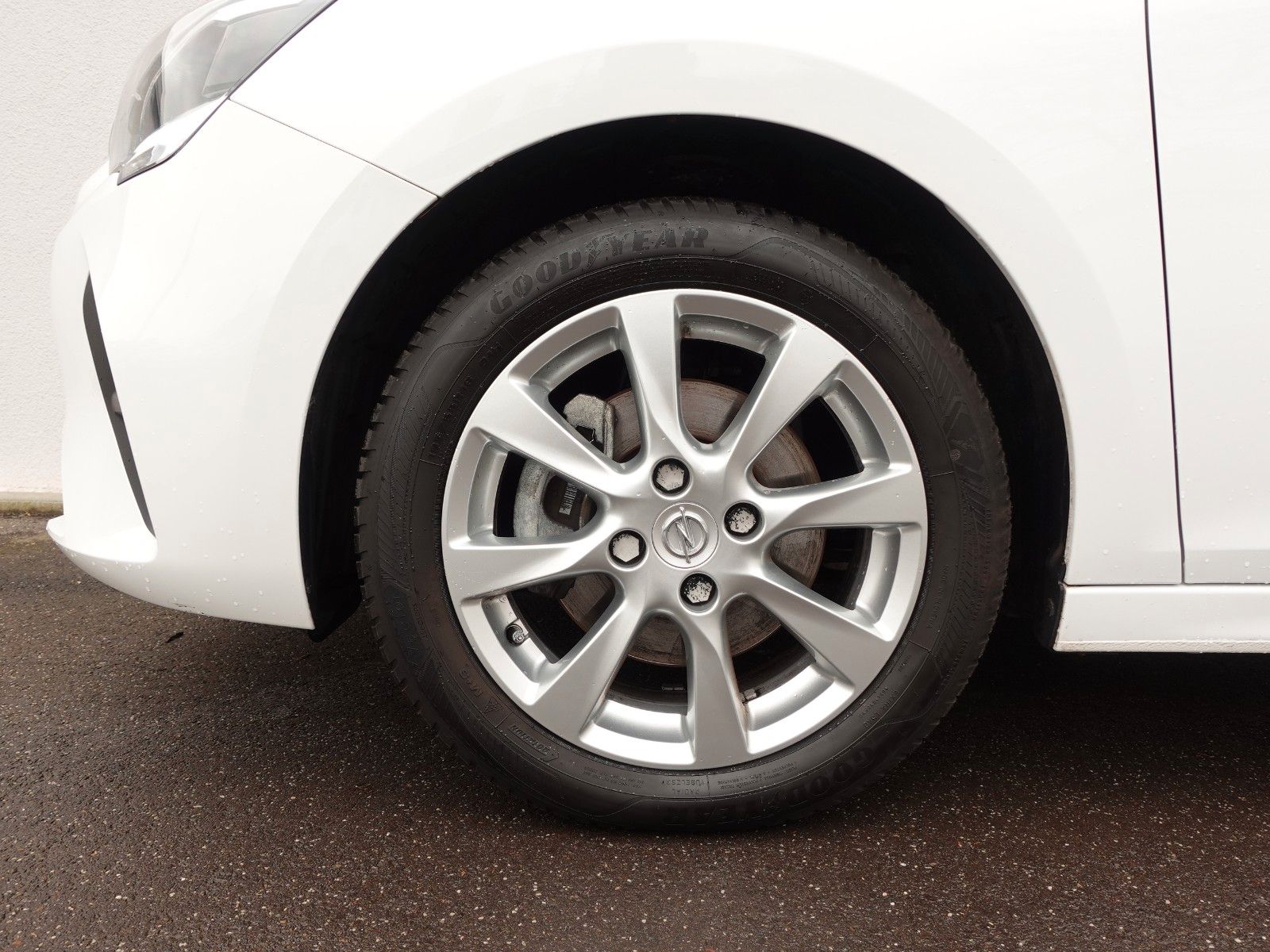 Fahrzeugabbildung Opel Corsa Edition 1.2T,Navi,Sitzhzg,LED,Kamera,Allw.