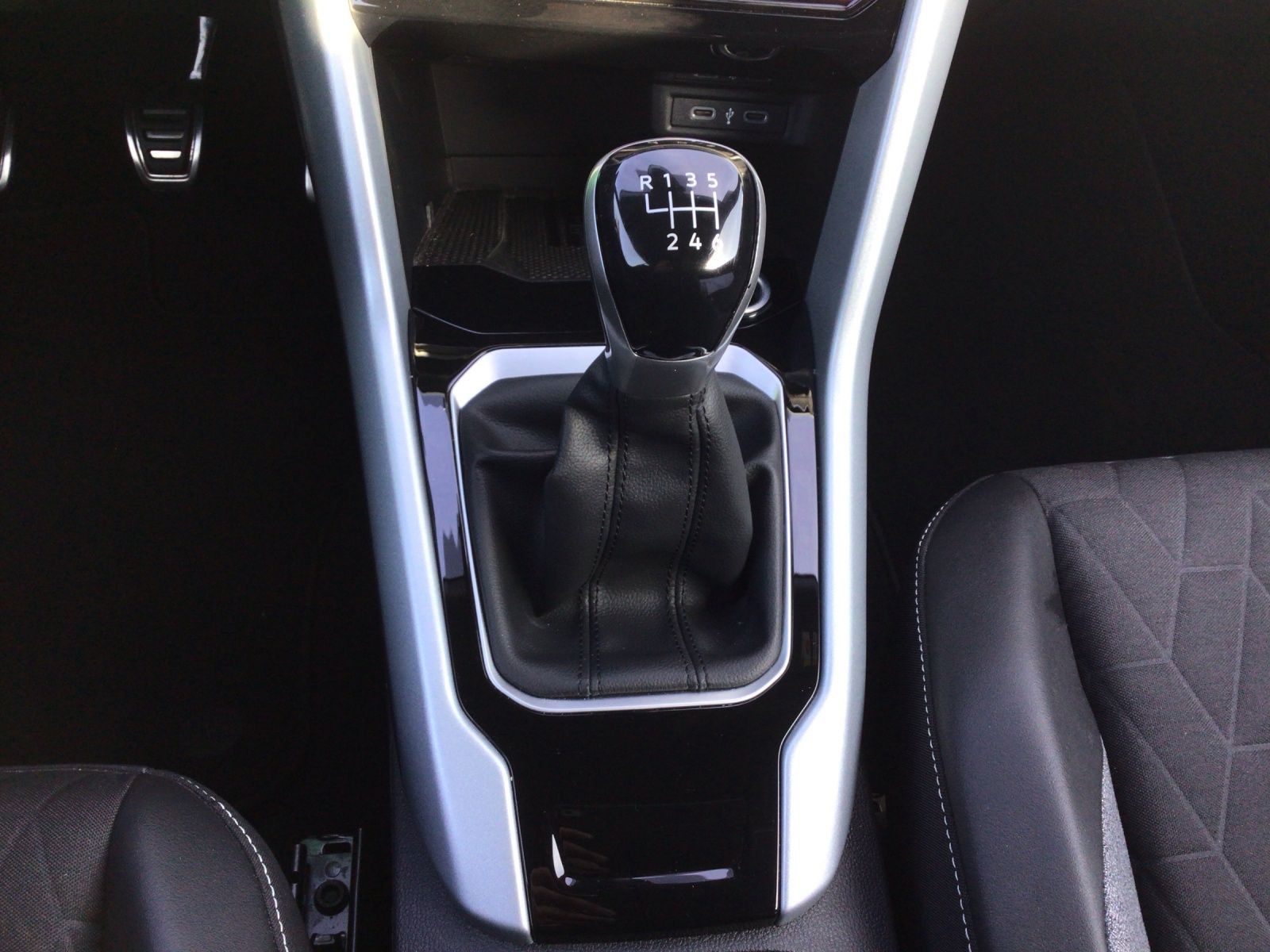 Volkswagen T-Roc - Bild 11