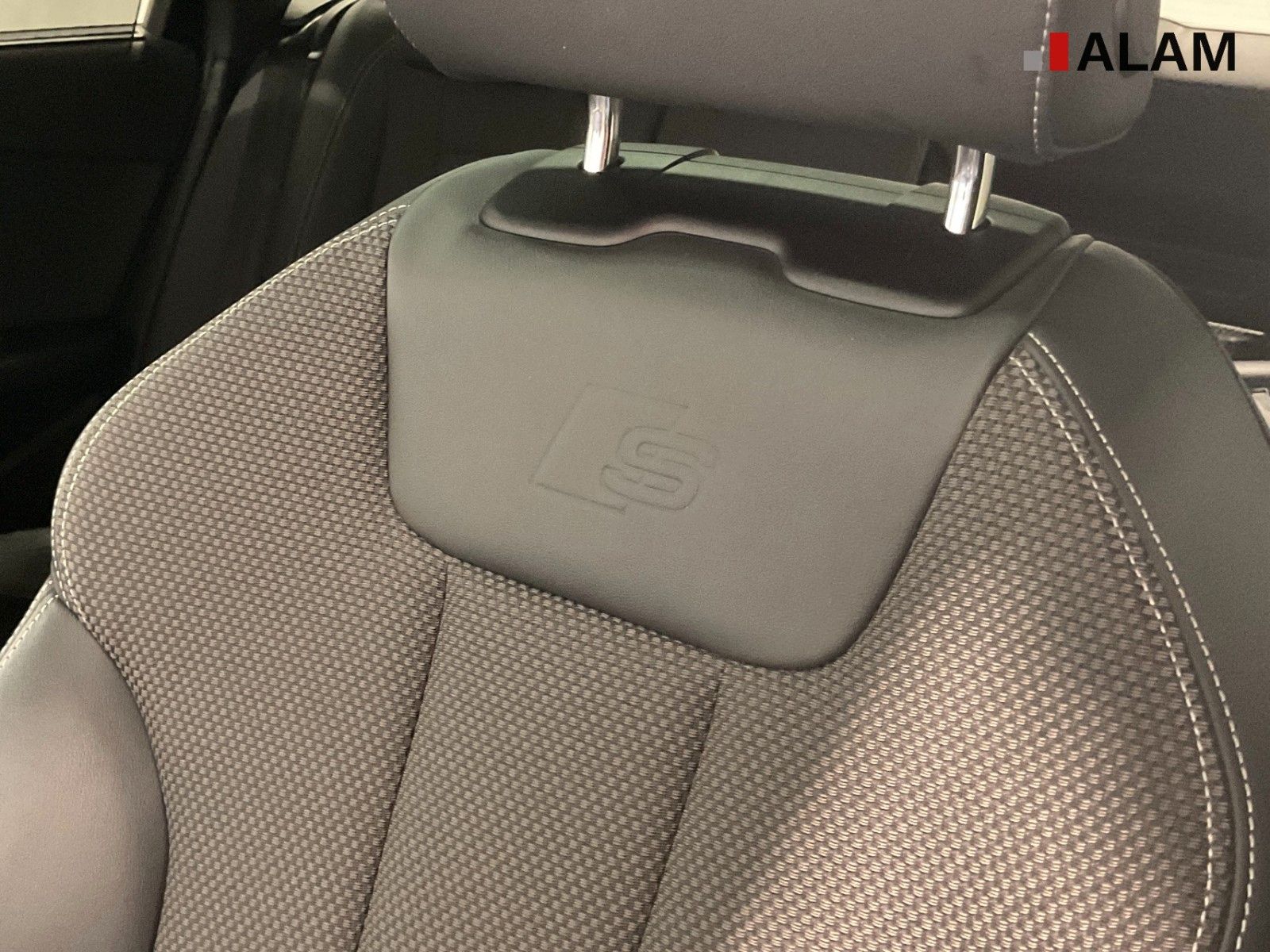 Audi A4 Av 40 TDI quatt Sline DAB Lane LED Tempo Pano foto 12