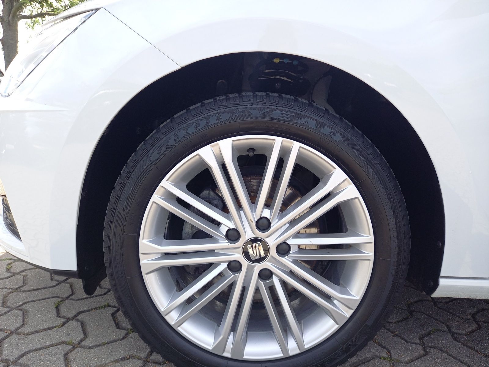 Fahrzeugabbildung SEAT Leon Sportstourer Xcellence 1.5 TSI ACT ACC NAVI