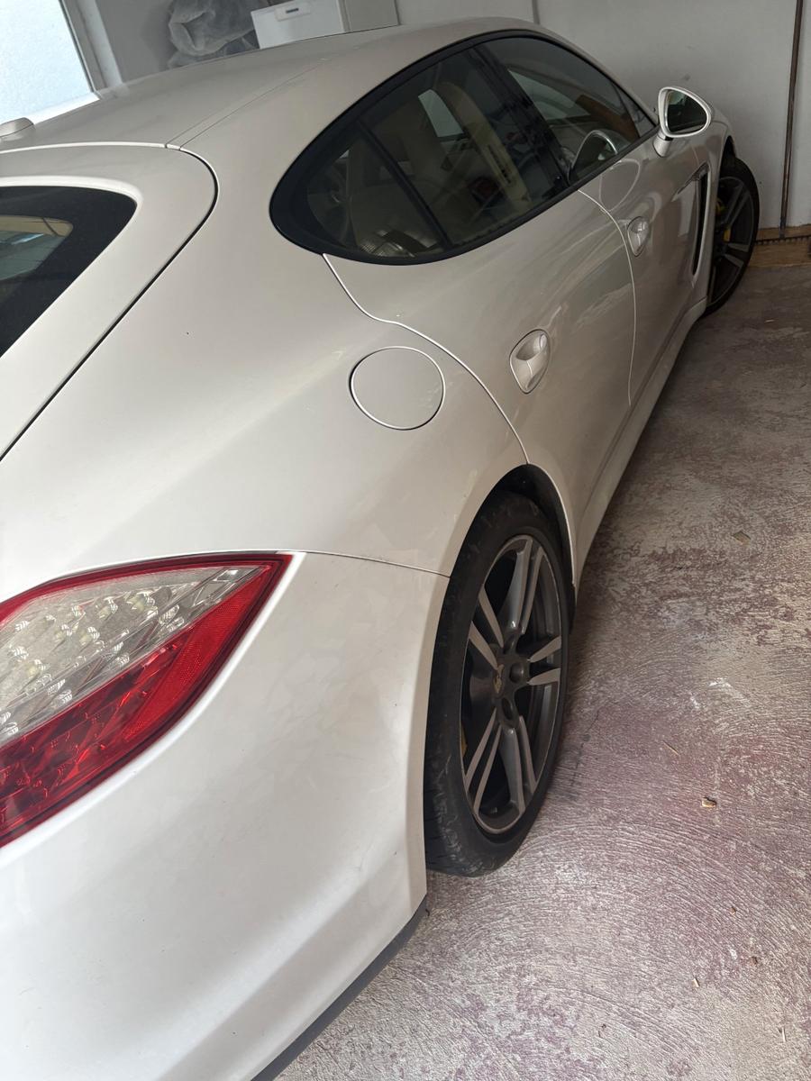 Porsche Panamera 4 