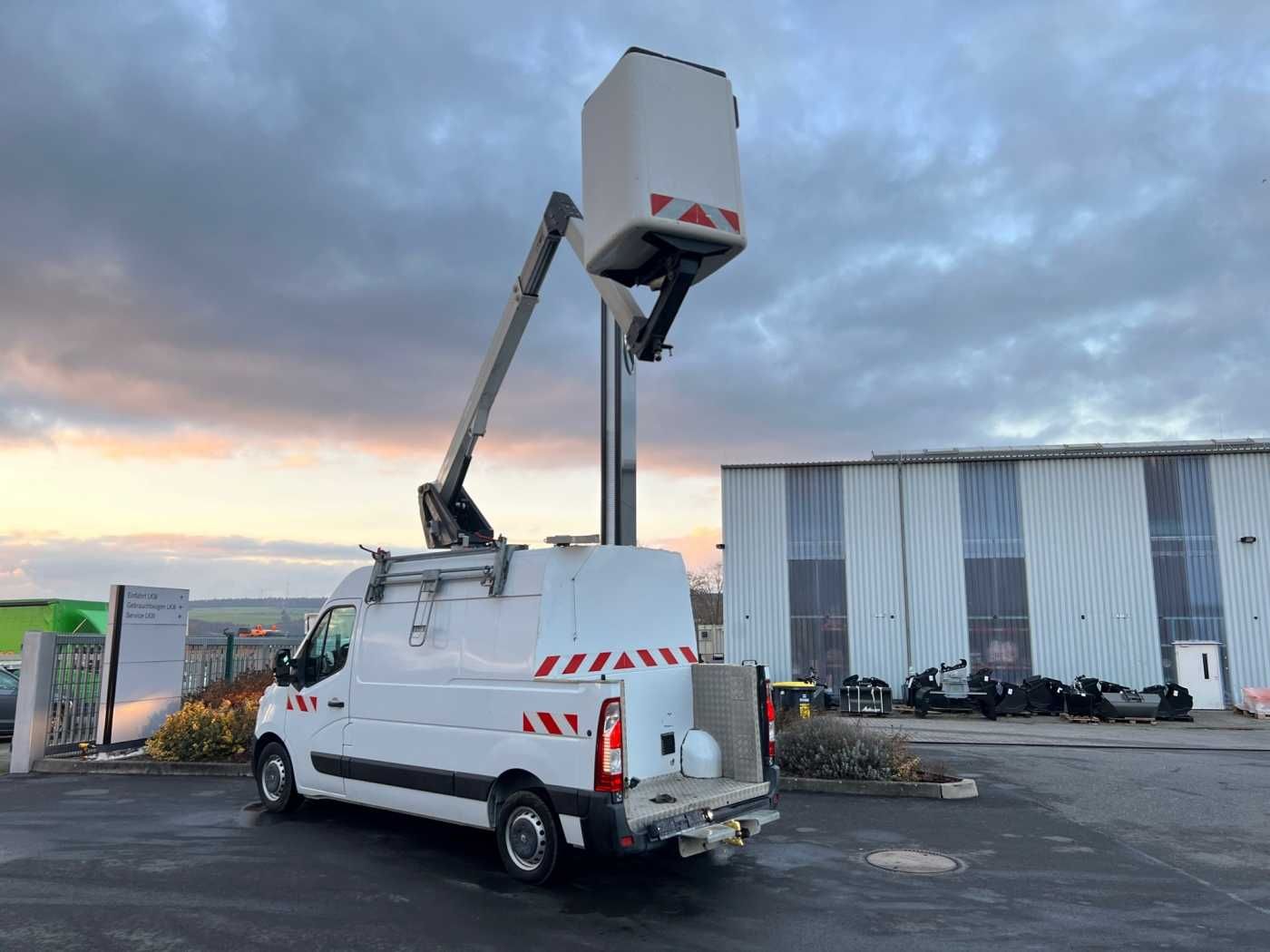 Fahrzeugabbildung Renault Master 2.3 dCi / KLUBB K26, 12m