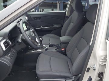 KGM Tivoli ESSENTIAL 1.5 MT NaviCarPlayRFKDABSHZ