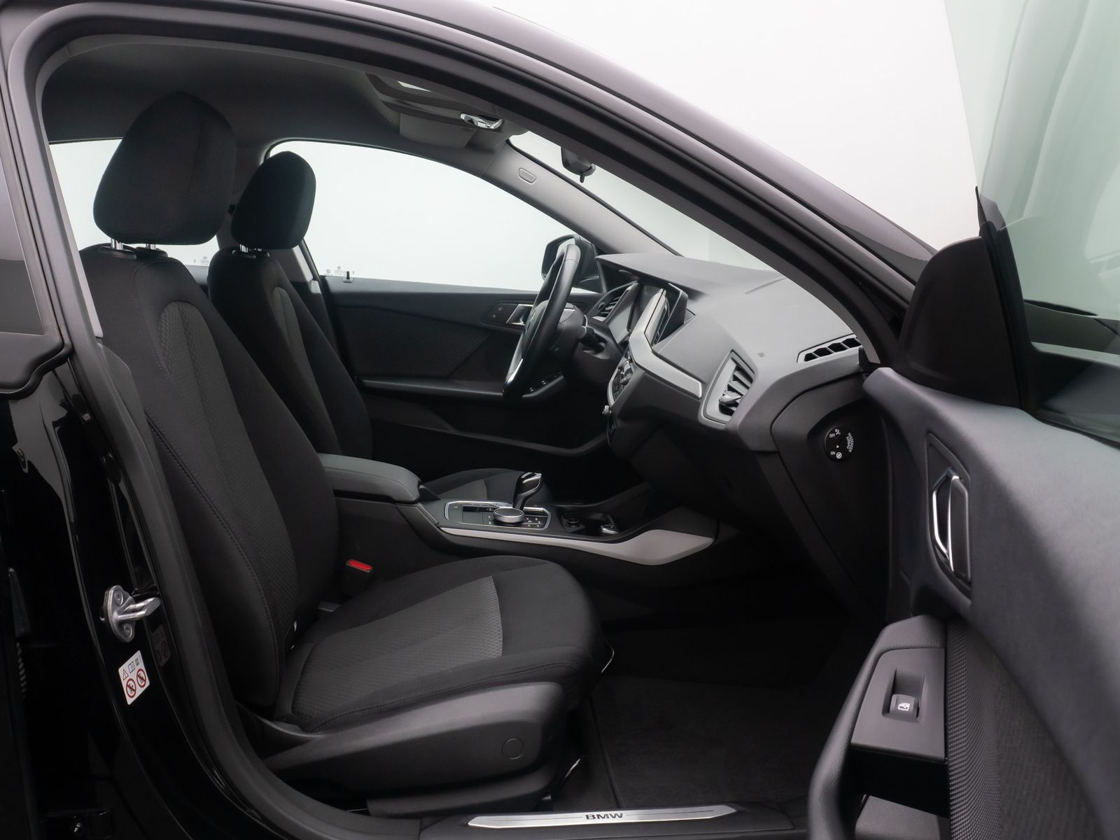 Fahrzeugabbildung BMW 218i Gran Coup&eacute; DAB GeschwindigReg PDC CockpitPr