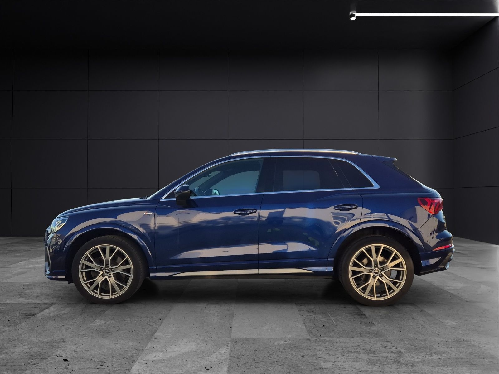 Fahrzeugabbildung Audi Q3 40 TDI quattro S-line S-tronic Matrix Navi AC