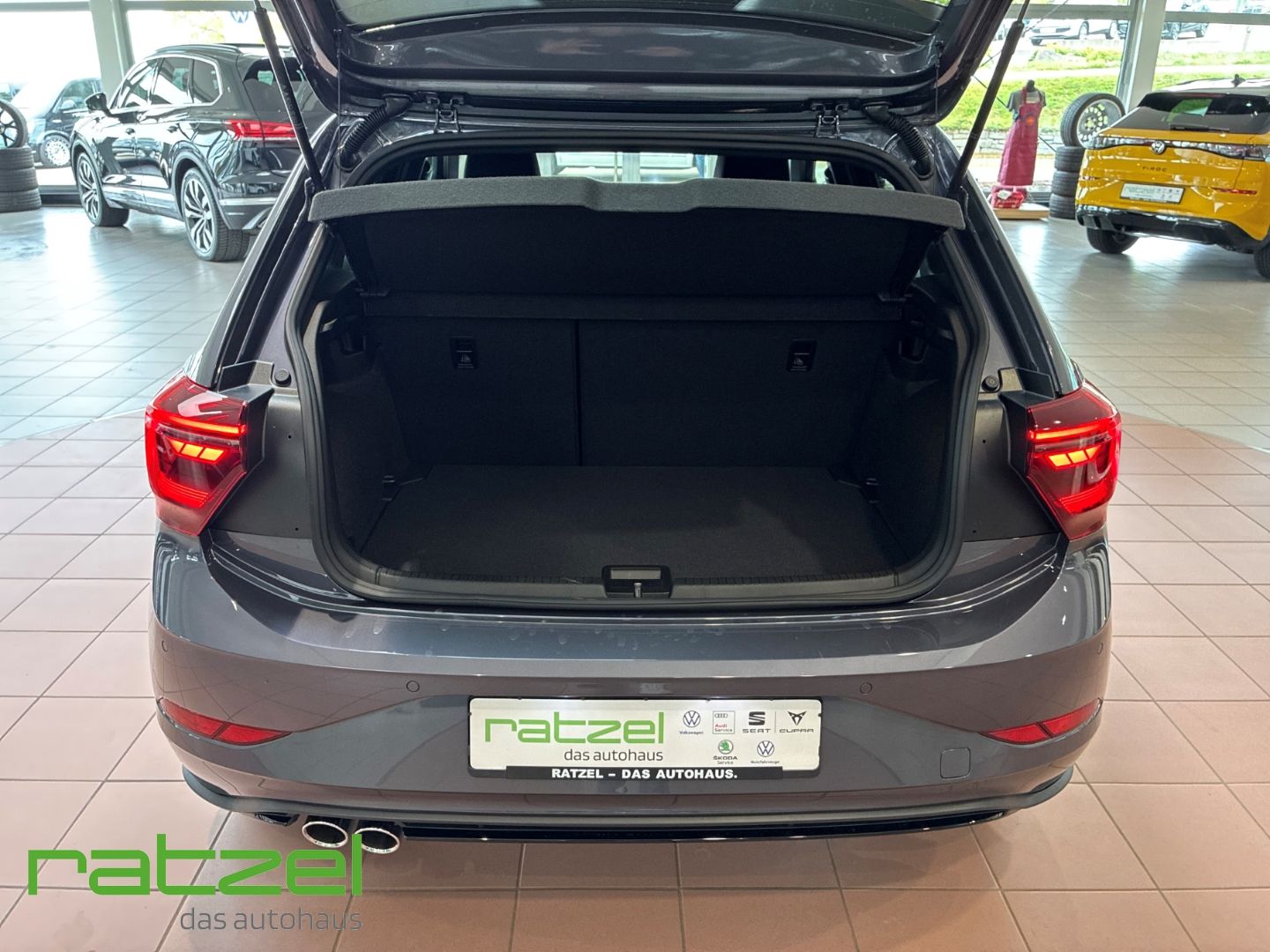 Fahrzeugabbildung Volkswagen Polo GTI 2.0 TSI DSG RearView Navi ACC IQ Drive