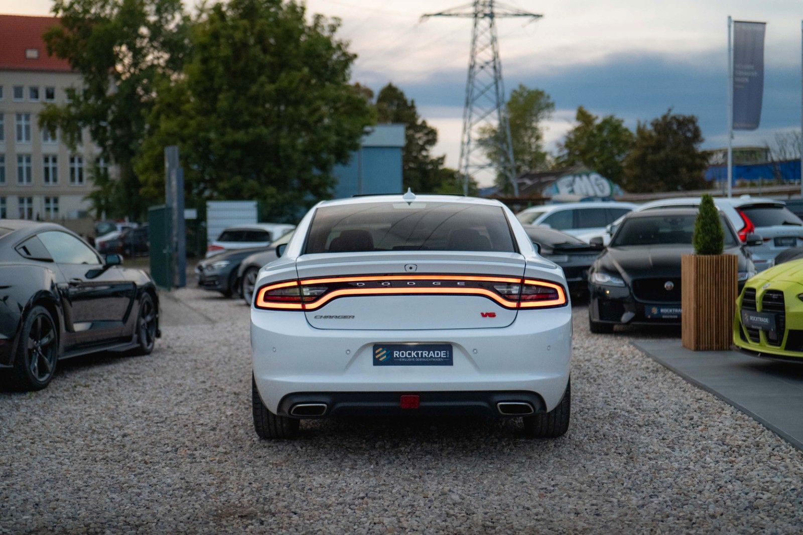 Fahrzeugabbildung Dodge Charger 3.6 Night-Paket | LED | Unfallfrei | 20'