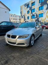 BMW Bmw E91 318d Facelift - BMW 318: E91 318d