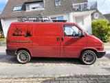 Volkswagen T4 andere - rote Volkswagen T4 andere