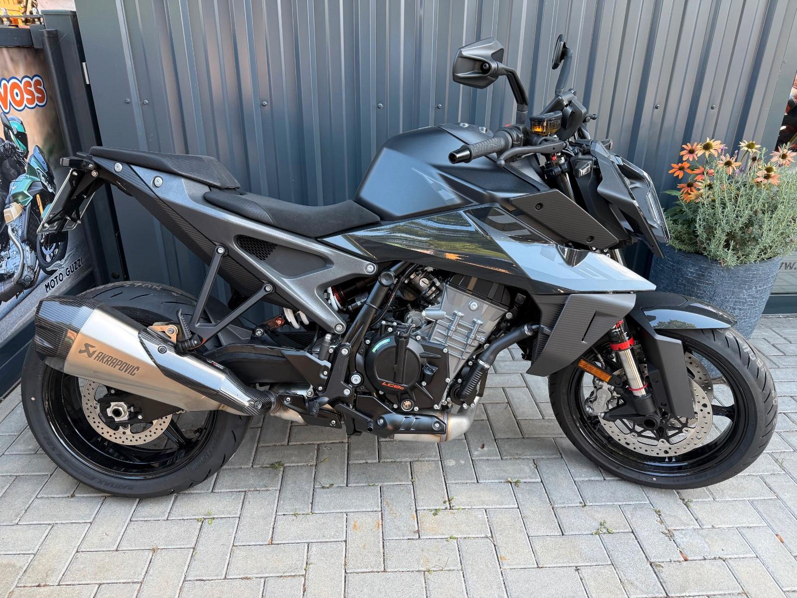 KTM 990 Duke Carbon Umbau Akrapovic