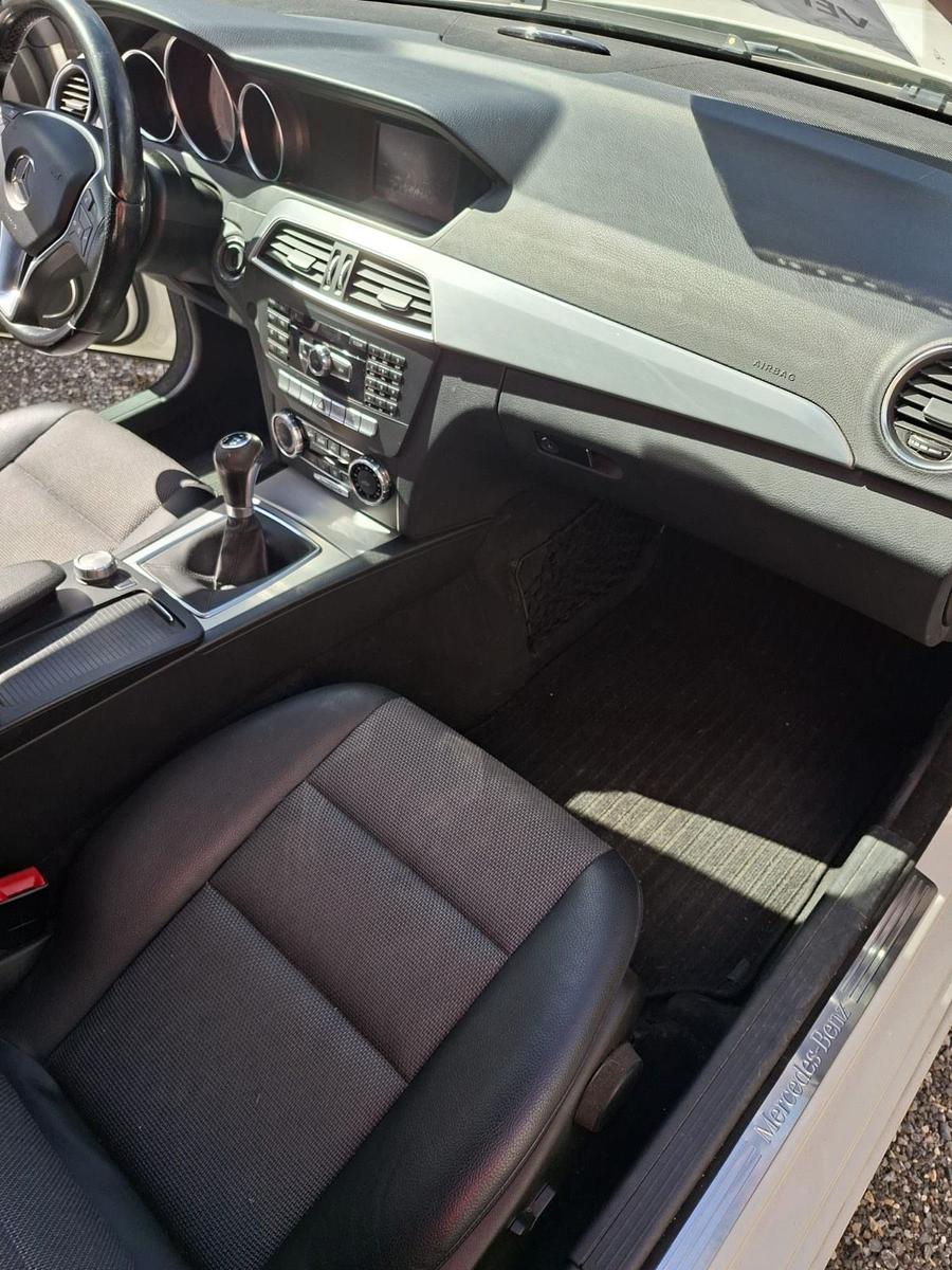 Mercedes-Benz C180 2012 — photo 10