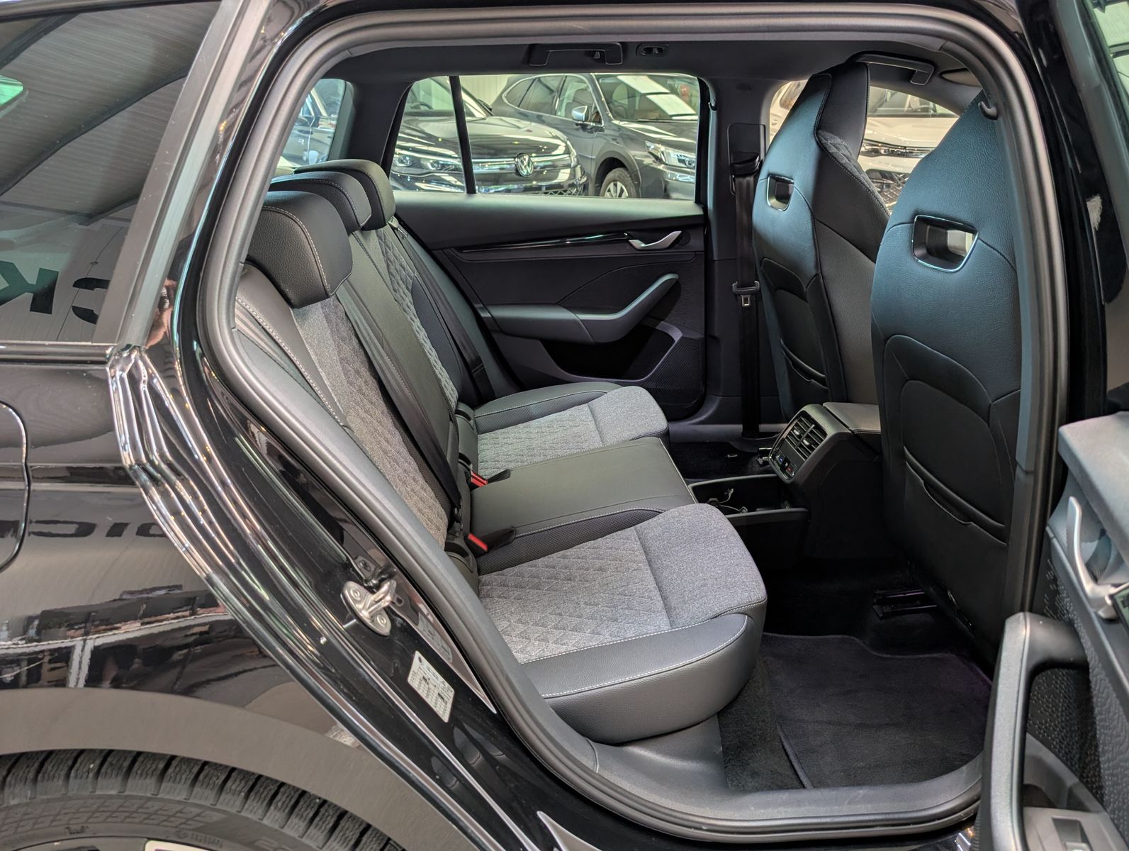 Fahrzeugabbildung SKODA Octavia 2.0 TDI Sportline Matrix Canton AHK 5J.G