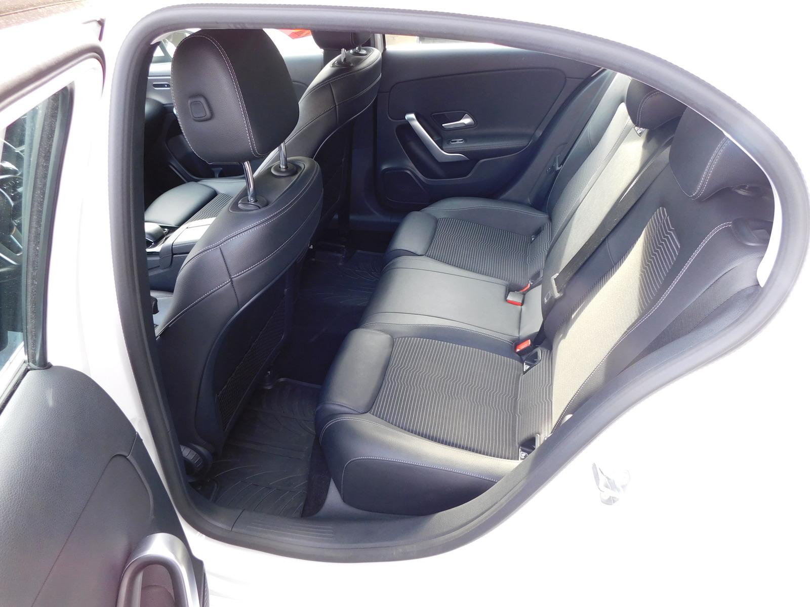 Mercedes-Benz A 250 AUTOM KLIMA NAVI T.LED Parkassist LM