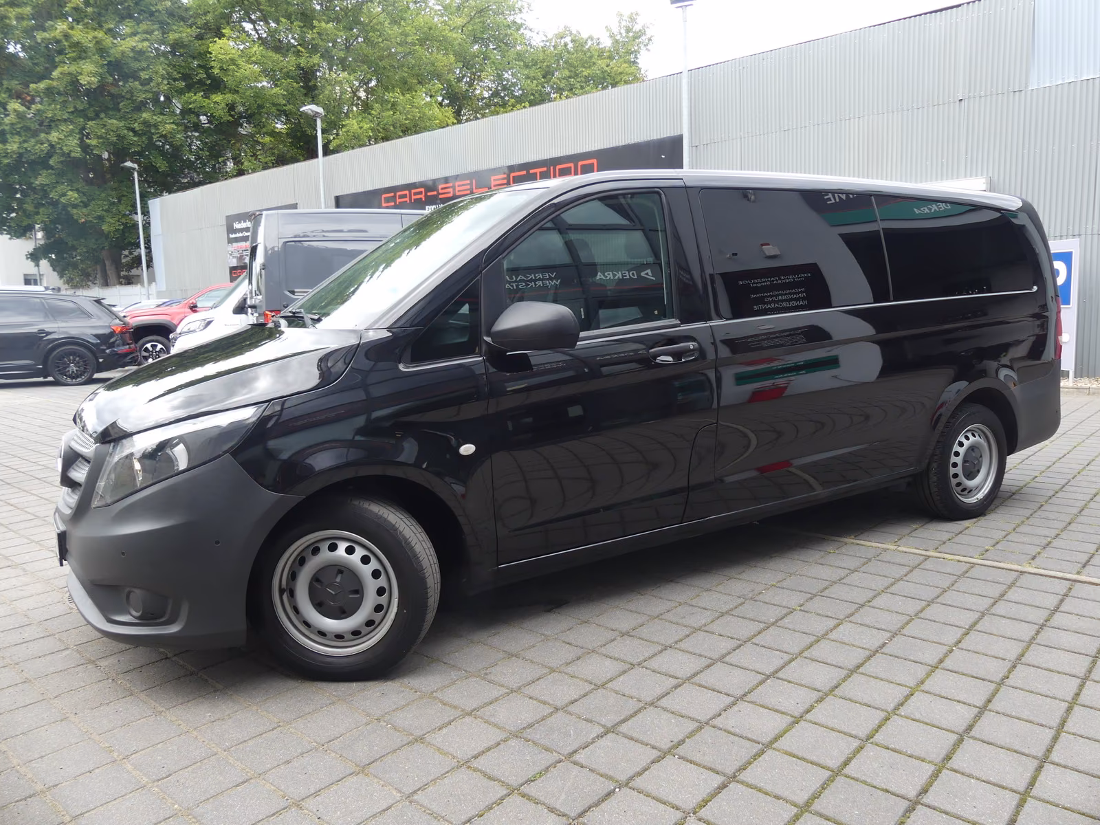 Mercedes-Benz Vito Tourer 116 CDI XL Pro 9-SITZE/NAVI/TEMPO/AH