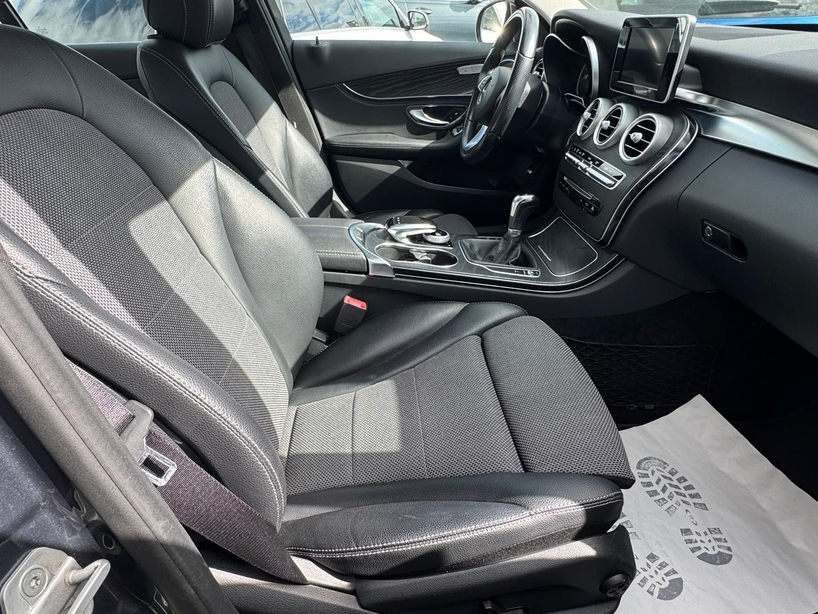 Fahrzeugabbildung Mercedes-Benz C180 CGI Lim T.Leder,Navi,LED,SD,SH,PDC,SR+WR