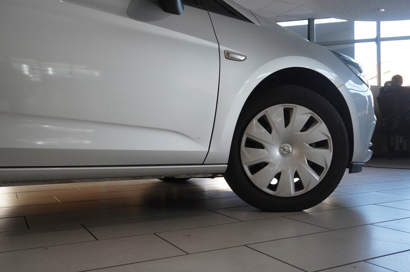 Fahrzeugabbildung Opel Astra K ST 1.0 BUSINESS NAVI/LED/SHZ/TEMP./SPORT