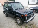 Lada Niva 4X4 Allrad Anhängerkupplung Dachträger - Lada Niva: Allradantrieb
