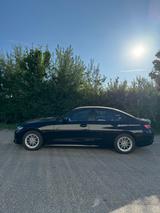BMW 320i Advantage Aut Navi 19 Zoll - BMW 3 Series in Frankfurt (Main)